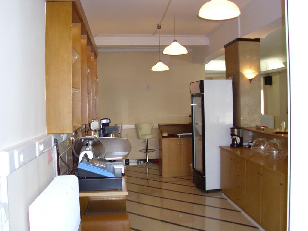 Hotel Cybele Pefki Афины Экстерьер фото