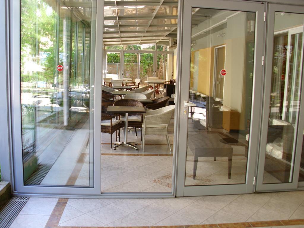 Hotel Cybele Pefki Афины Экстерьер фото