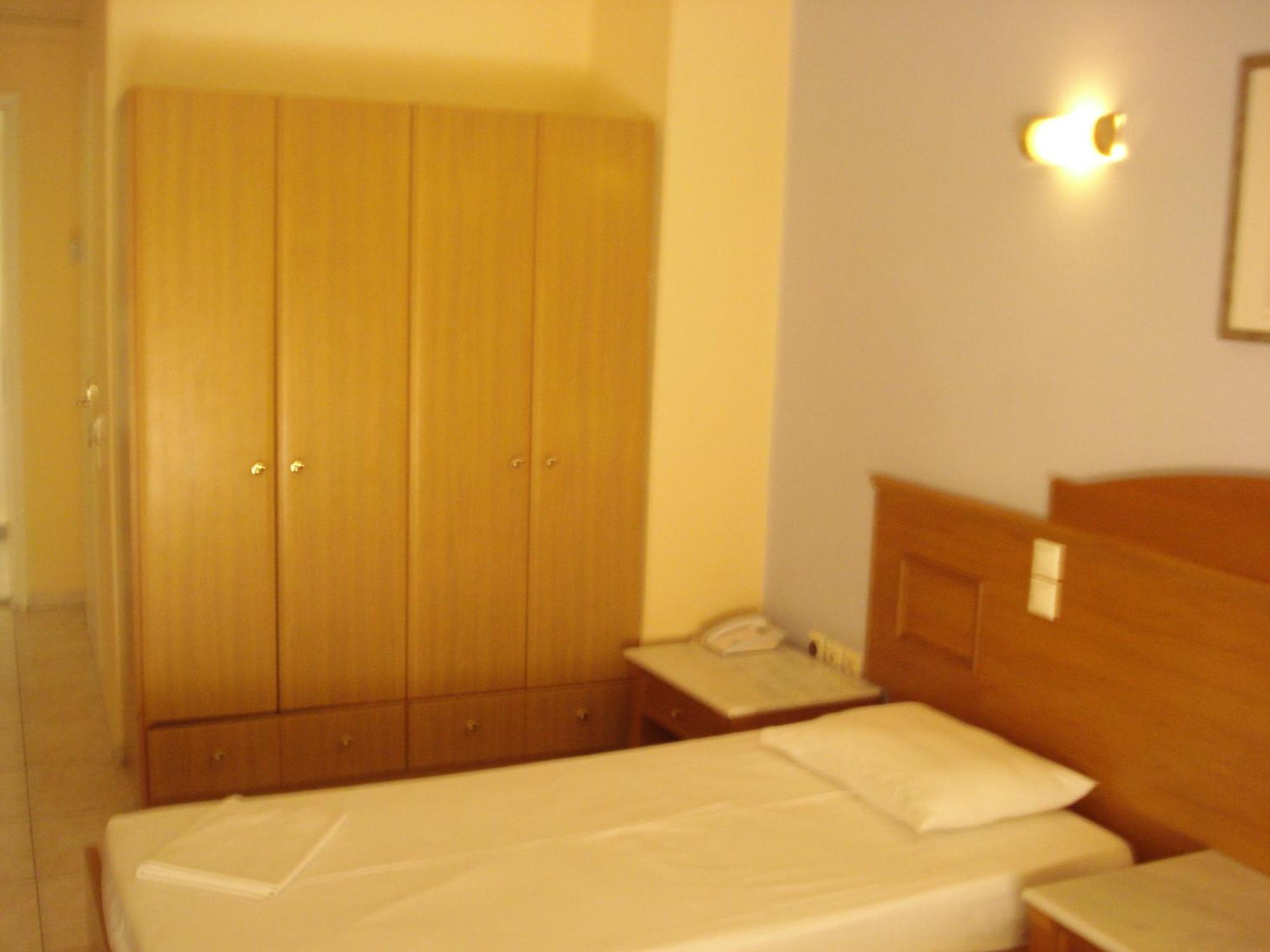 Hotel Cybele Pefki Афины Экстерьер фото