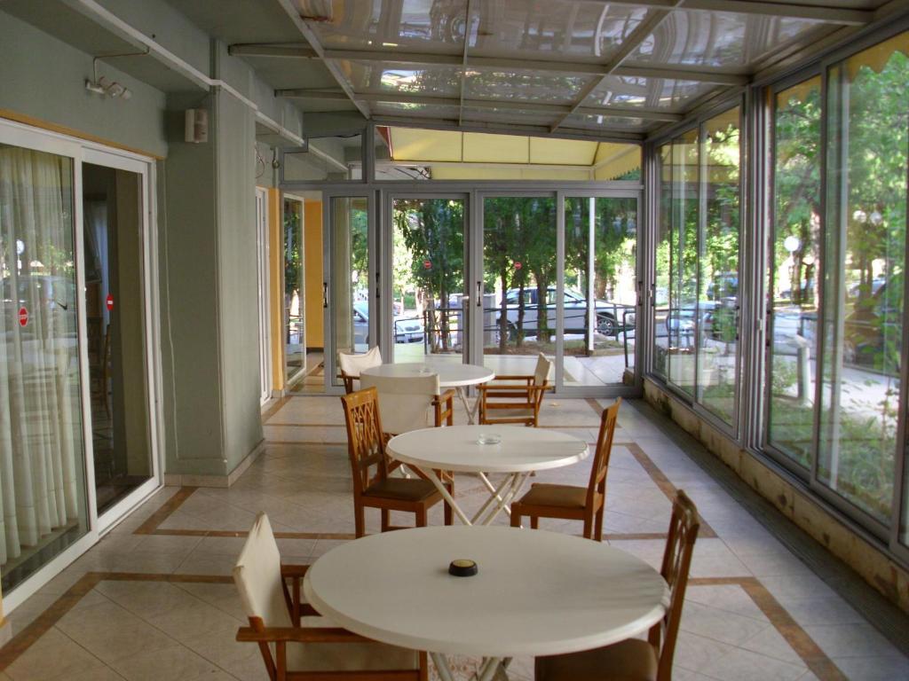 Hotel Cybele Pefki Афины Экстерьер фото