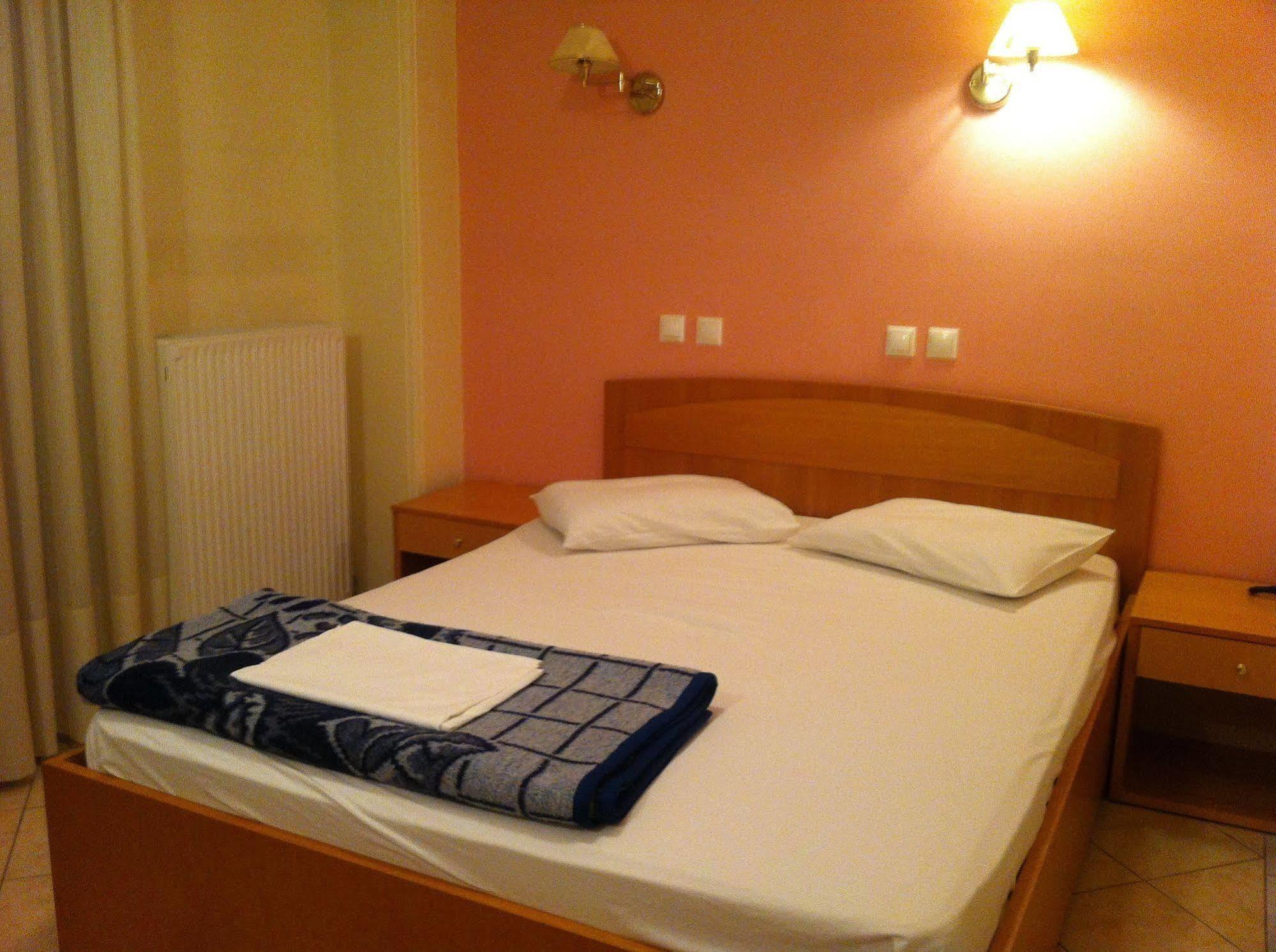 Hotel Cybele Pefki Афины Экстерьер фото